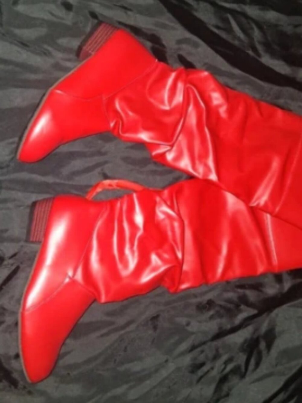 Botas rojas largas nuevo ningun uso